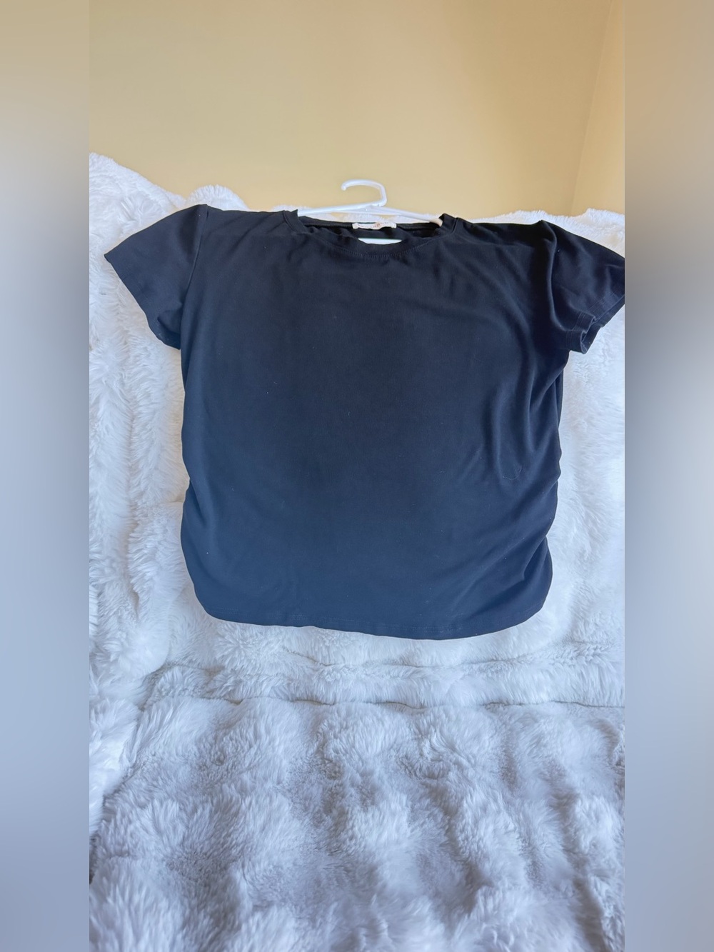 Darong Black Short Sleeved Ruched Side T-Shirt. Sz. XL